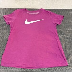 Nike Women’s Short Sleeve Tee, size small